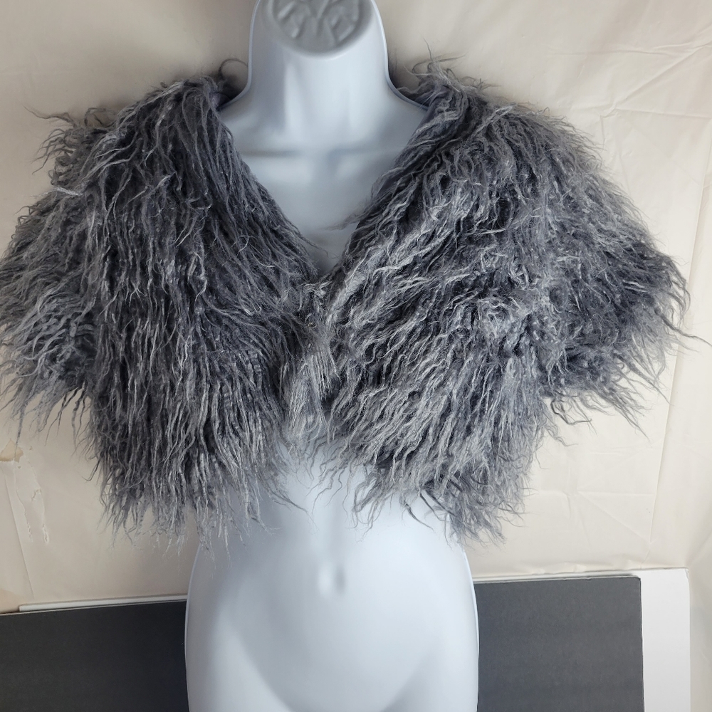 Women's Short Faux Fur Shrug Cardigan - Gray - Picture 2 of 9
